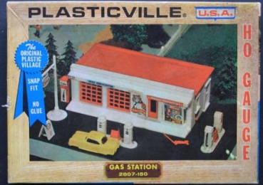 Plasticville Esso-Gas Station Kit "Gas Station" 1955 in original box (5473)